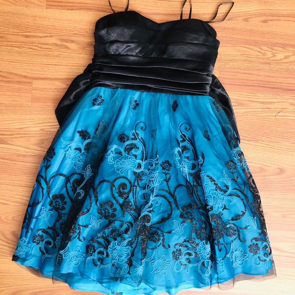 🔵 Dark Teal Strapless Dress with Decorative Lace